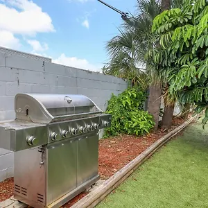 Great Location With Large Garden 2br Apt Apartment