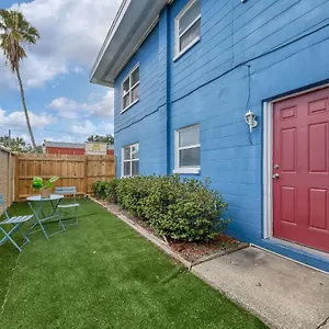 Great Location With Large Garden 2br Apt Apartment